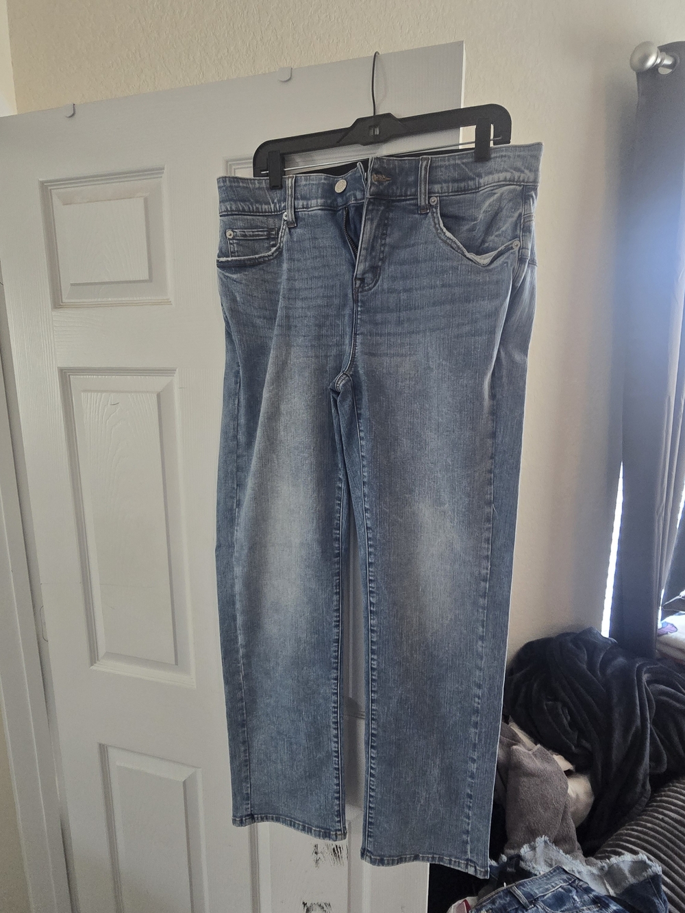 Torrid BOMBSHELL STAIGHT Women's Light Blue Straight-Leg Jeans Sz 14T NEW